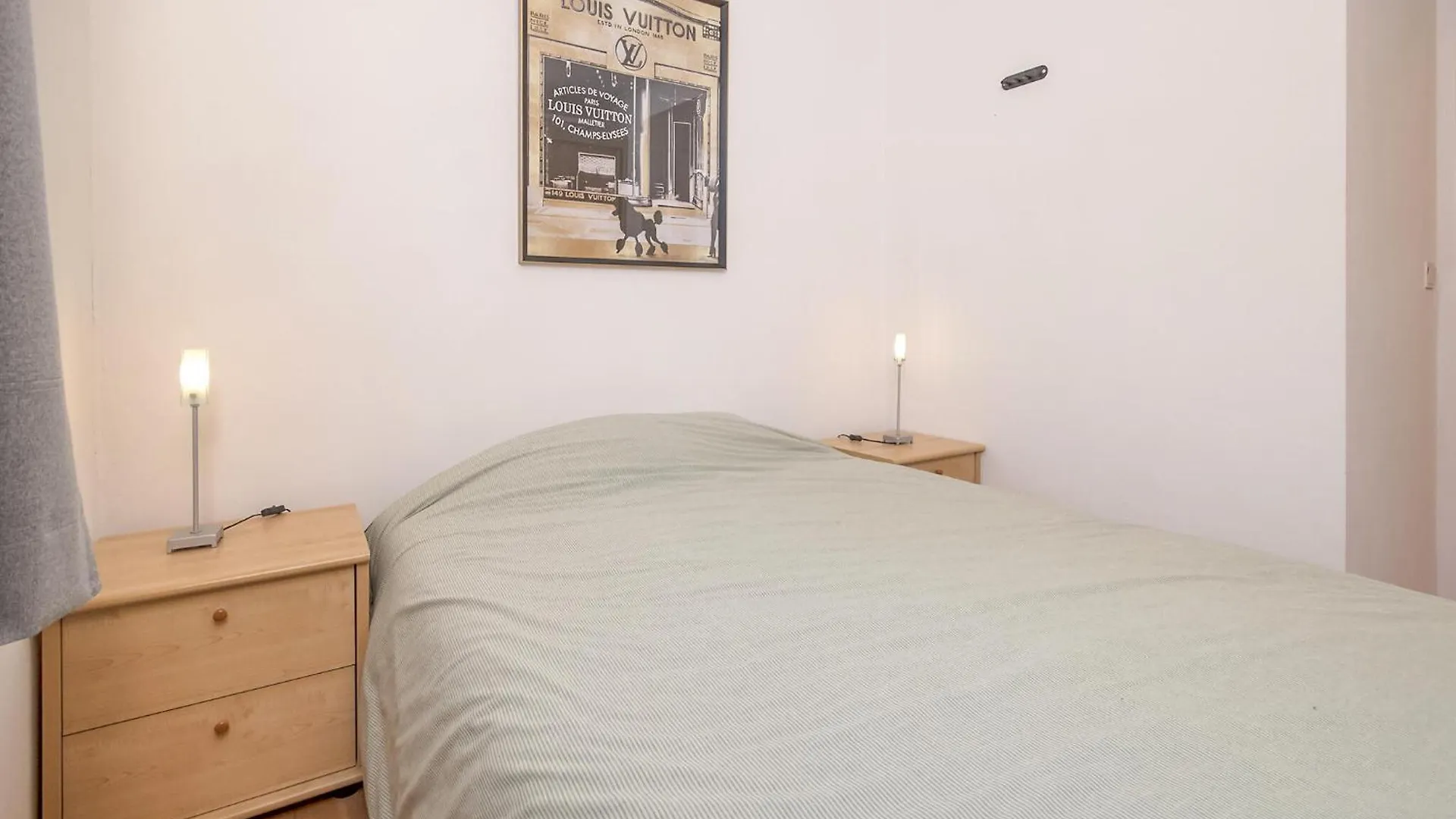 1 Bedroom Beach Front Apartment In Oostende Бельгия