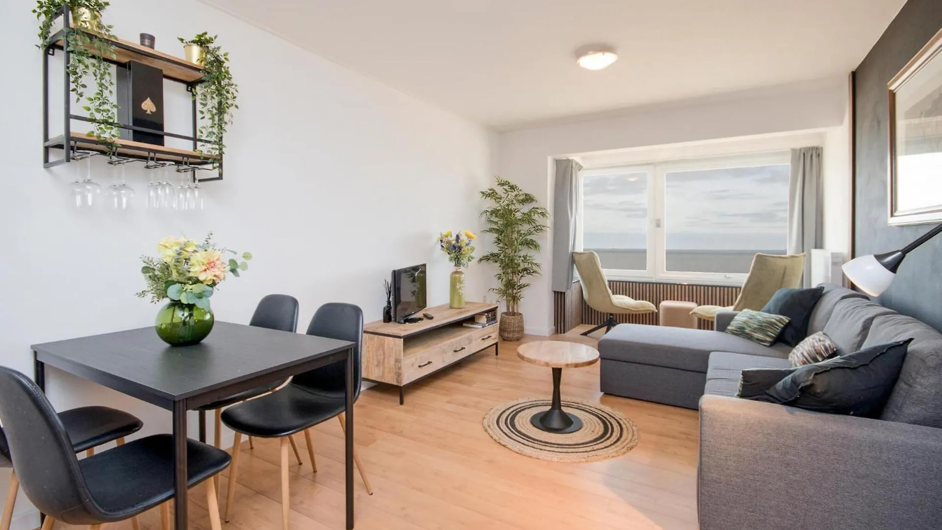 1 Bedroom Beach Front Apartment In Oostende