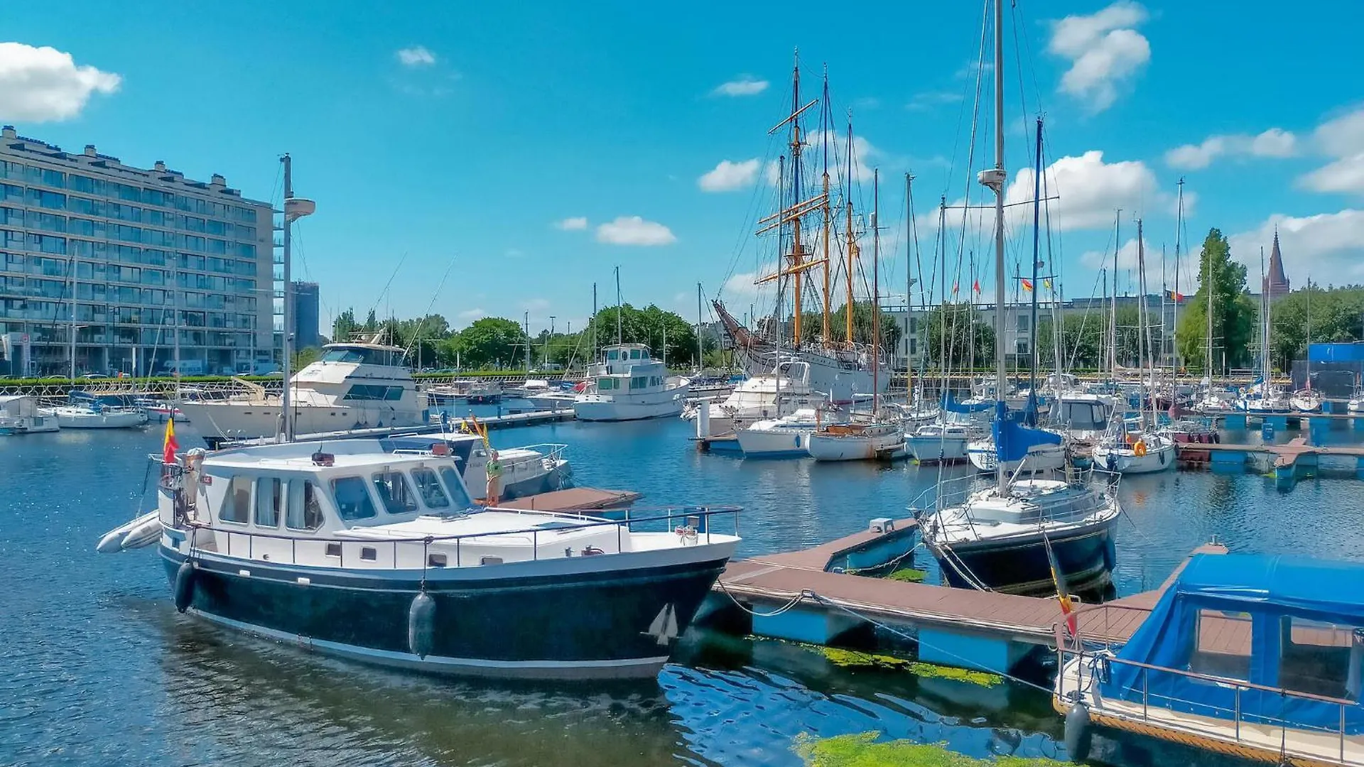 1 Bedroom Beach Front Apartment In Oostende