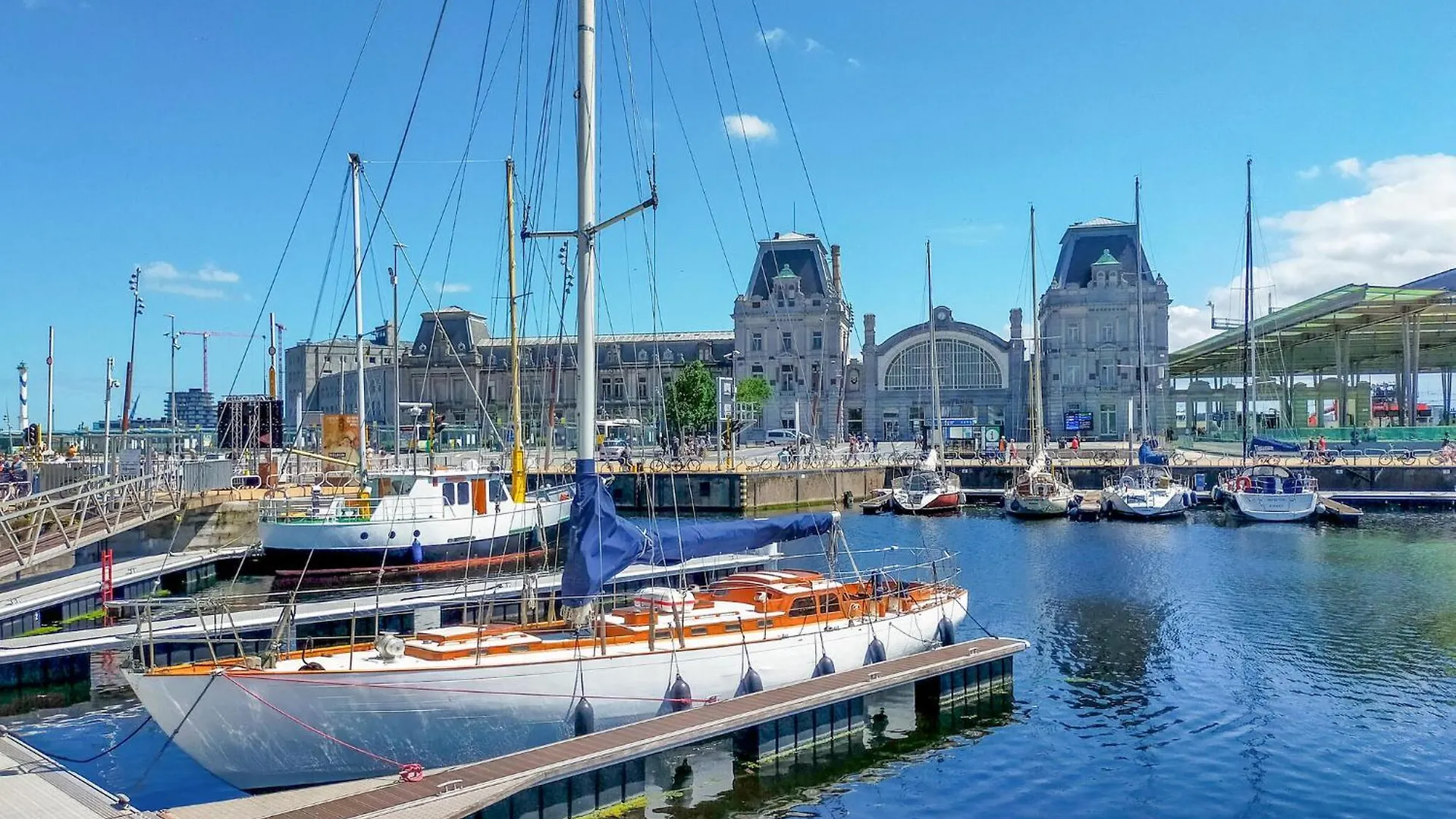 1 Bedroom Beach Front Apartment In Oostende